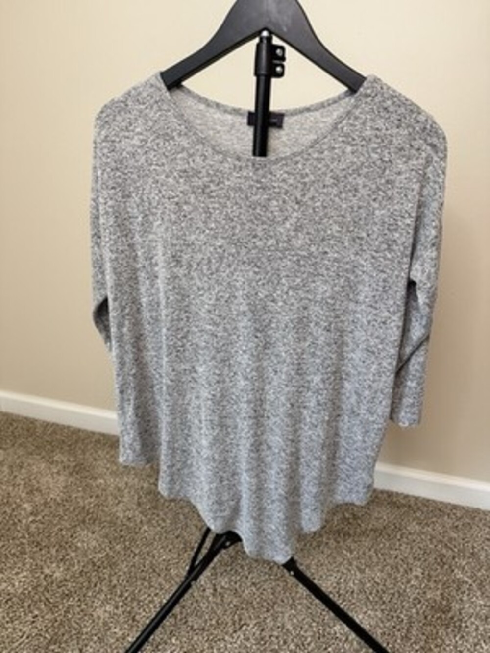 THE LIMITED Gray Knit Round Neck 3/4 Sleeve Pullover Blouse Rayon Blend Size S